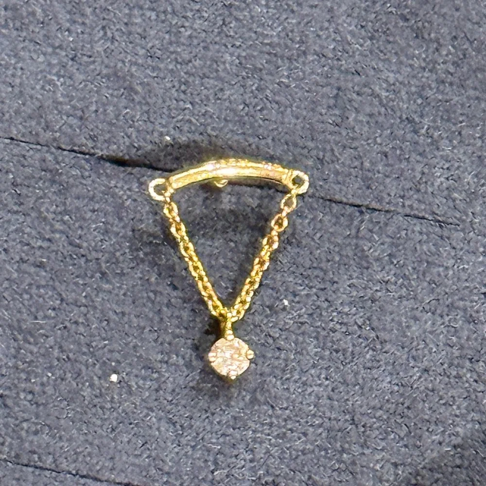 Maria Tash prong set diamond drape threaded stud hidden helix earring - Picture 3 of 8